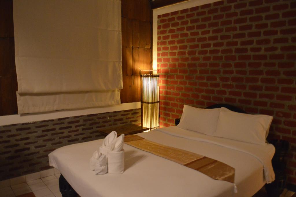 Baan Thai Homestay By Bgb Villas Praia de Kata Exterior foto