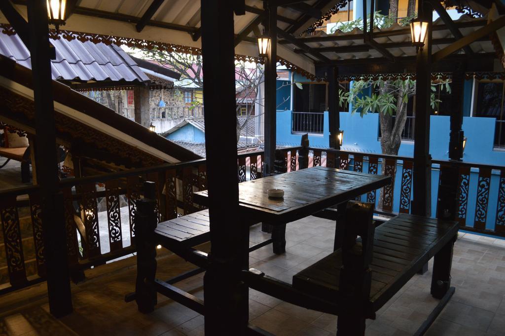 Baan Thai Homestay By Bgb Villas Praia de Kata Exterior foto
