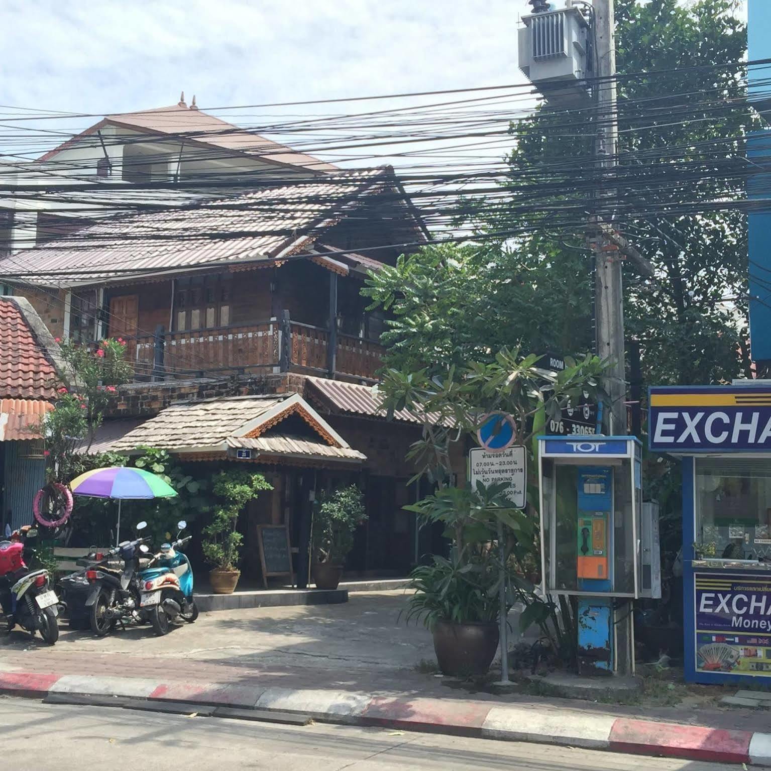 Baan Thai Homestay By Bgb Villas Praia de Kata Exterior foto