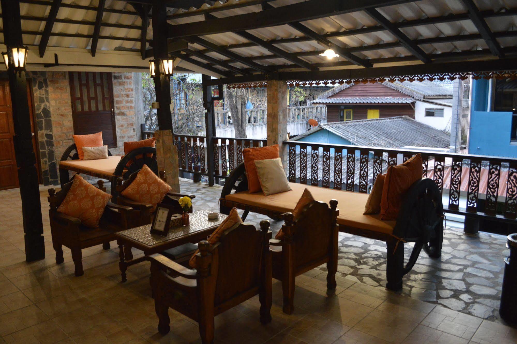 Baan Thai Homestay By Bgb Villas Praia de Kata Exterior foto