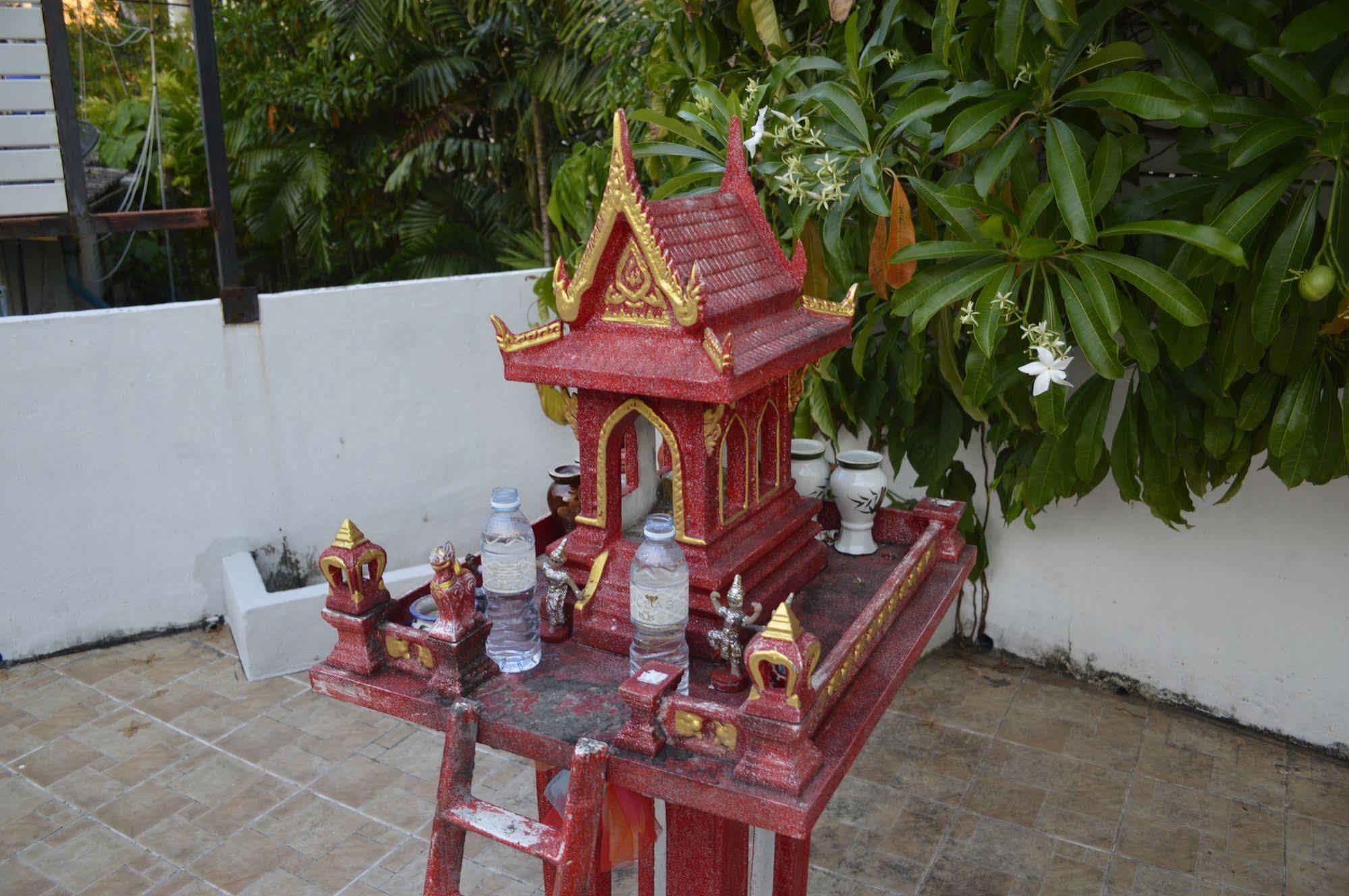 Baan Thai Homestay By Bgb Villas Praia de Kata Exterior foto
